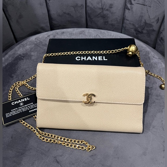 Chanel caviar beige clutch 24k gold hardware - Picture 1 of 16